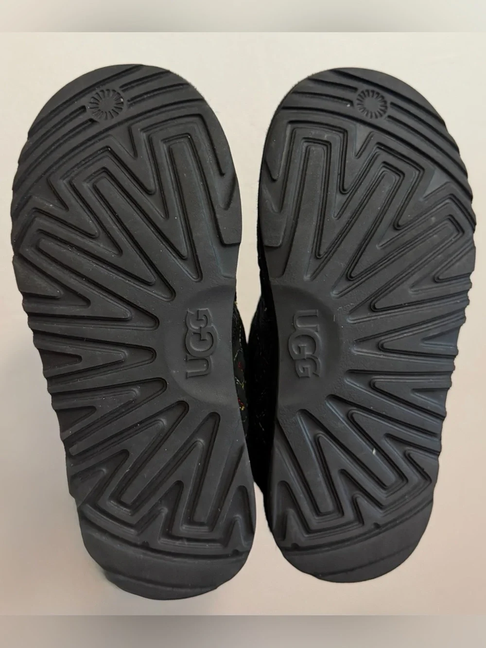 UGG Neumel II Kids Boots Size 2Y